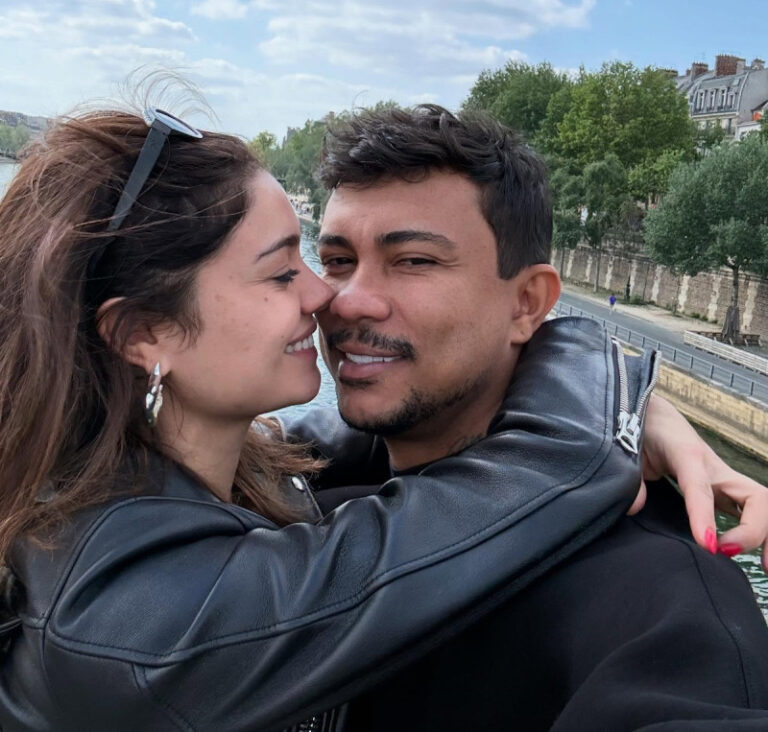 Sophie Charlotte oficializa o fim do relacionamento com Xamã durante desfile na Sapucaí