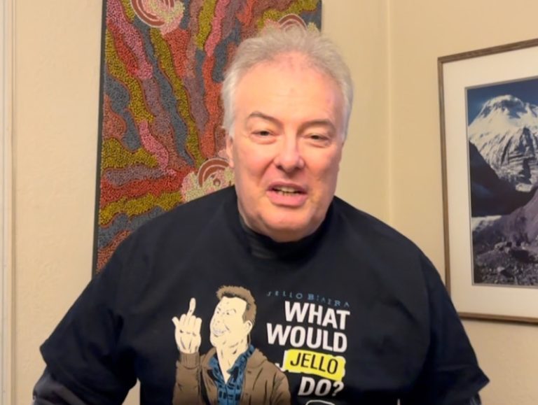 Ex-Dead Kennedys Jello Biafra é hospitalizado após AVC