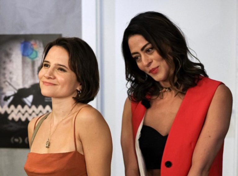 Bianca Comparato e Carol Castro interpretam irmãs em disputa em nova série original da Globoplay