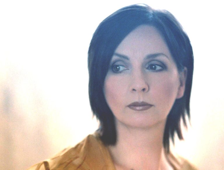 Falece Moya Brennan, a icônica voz do Clannad, aos 73 anos