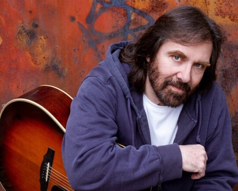 Falece aos 76 anos Dennis Locorriere, vocalista icônico do Dr. Hook