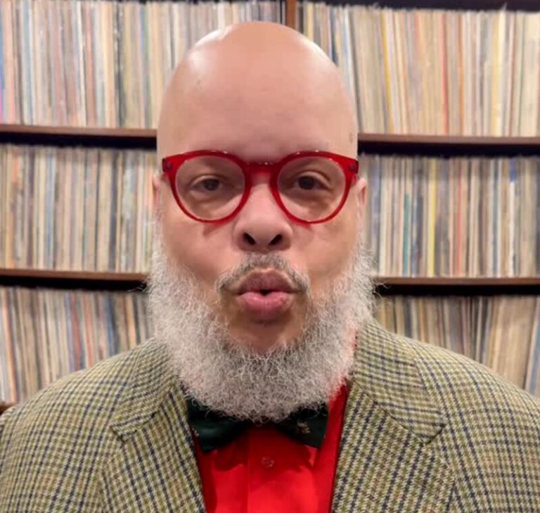 Ed Motta se retrata com o Nordeste após polêmica de áudio ofensivo