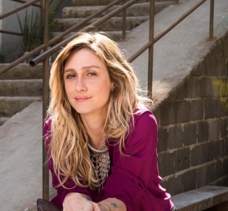 Diretora de “Quem Ama Cuida” faz duras críticas à escritora de “Vale Tudo