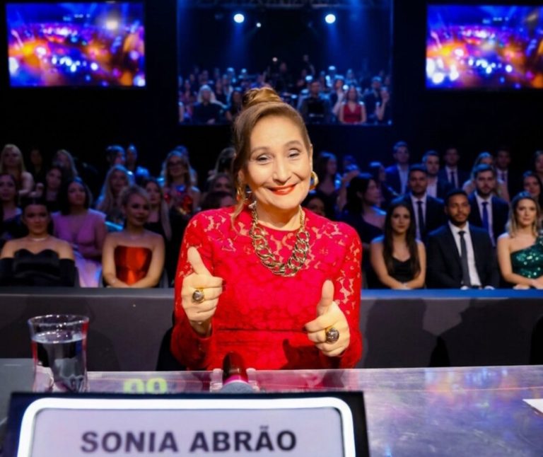 Sonia Abrão surpreende participantes da “Casa do Patrão” com visita inesperada