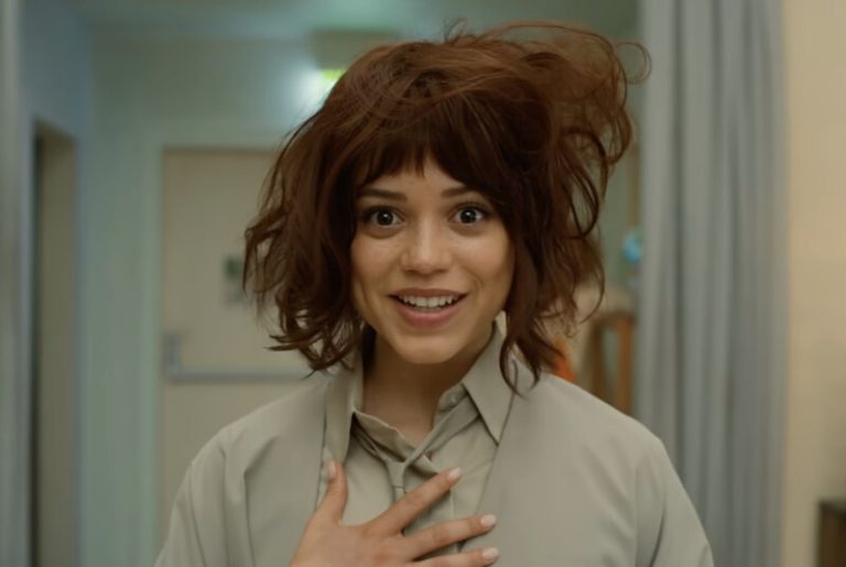 Jenna Ortega assume o papel de um autômato no novo trailer de “Klara e o Sol
