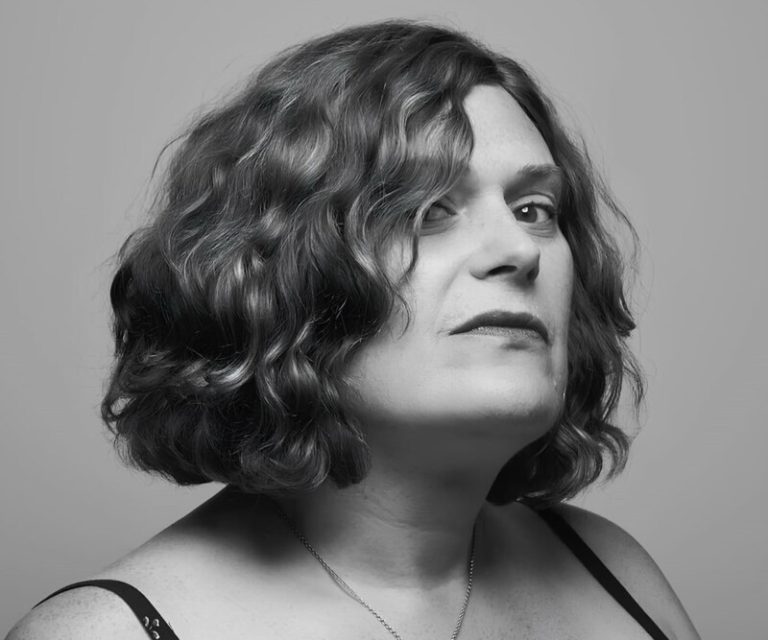 Diretora de “Matrix” enfrenta dificuldades para captar recursos para filme com elenco trans