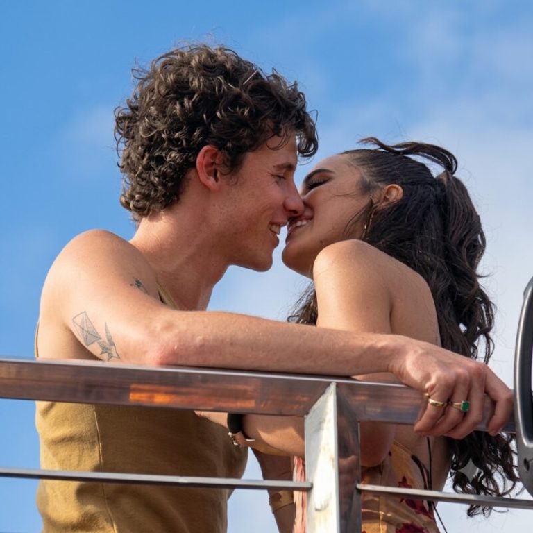 Bruna Marquezine se pronuncia sobre a declaração de Shawn Mendes
