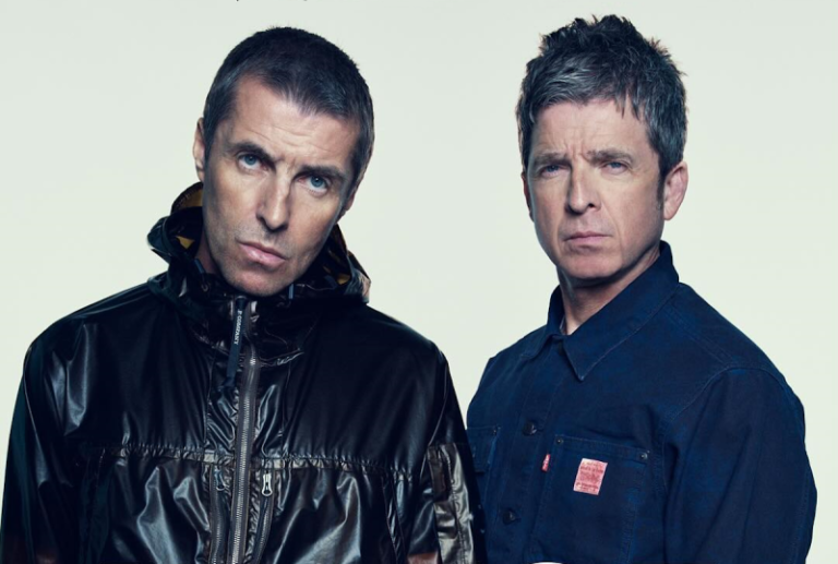 Liam Gallagher revela lançamento de álbum do Oasis em interação com fã no X